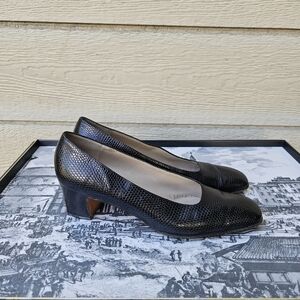 Salvatore Ferragamo black snakeskin leather square toe pumps 8AA narrow